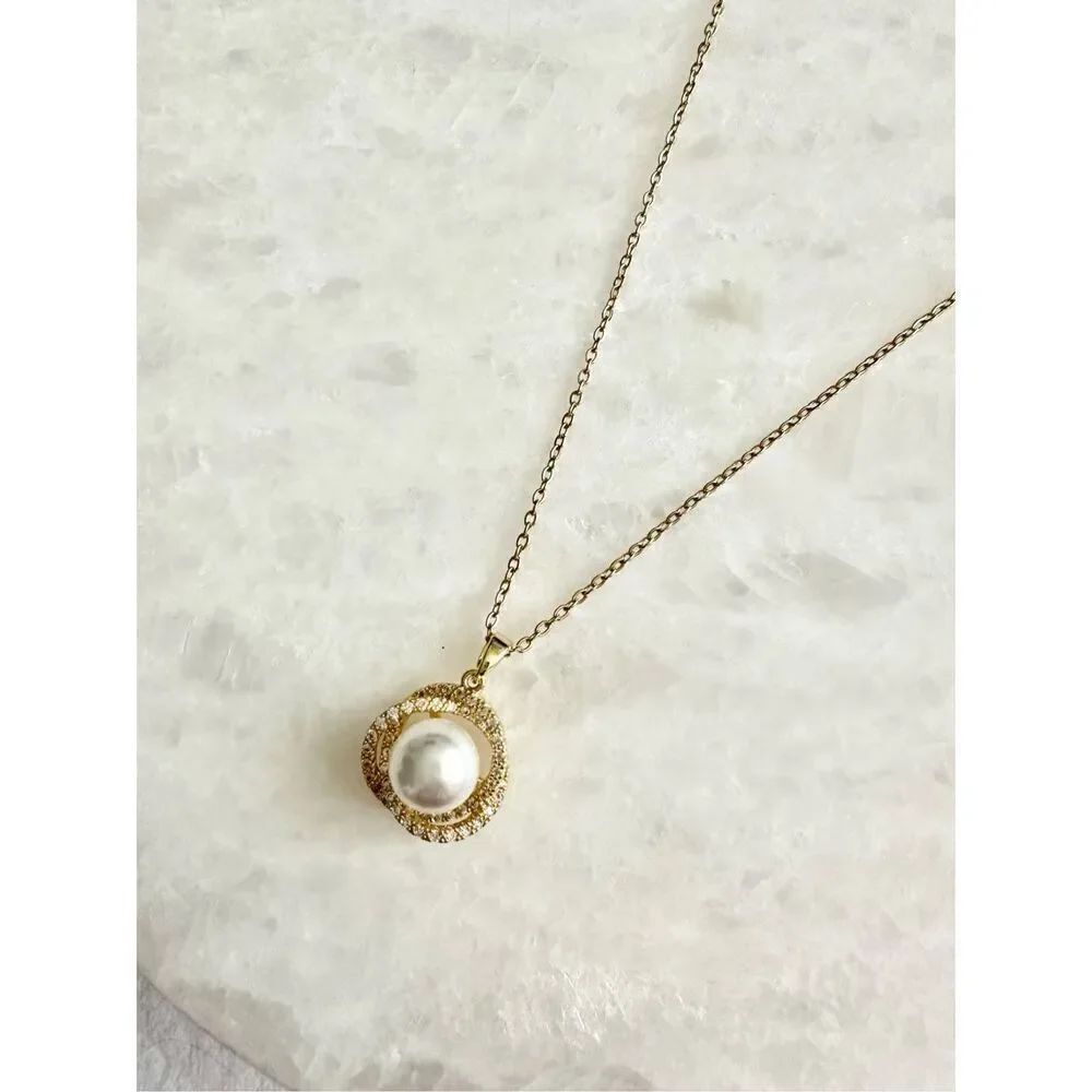 Gold cluster pearl cubic zirconia pendant necklace 